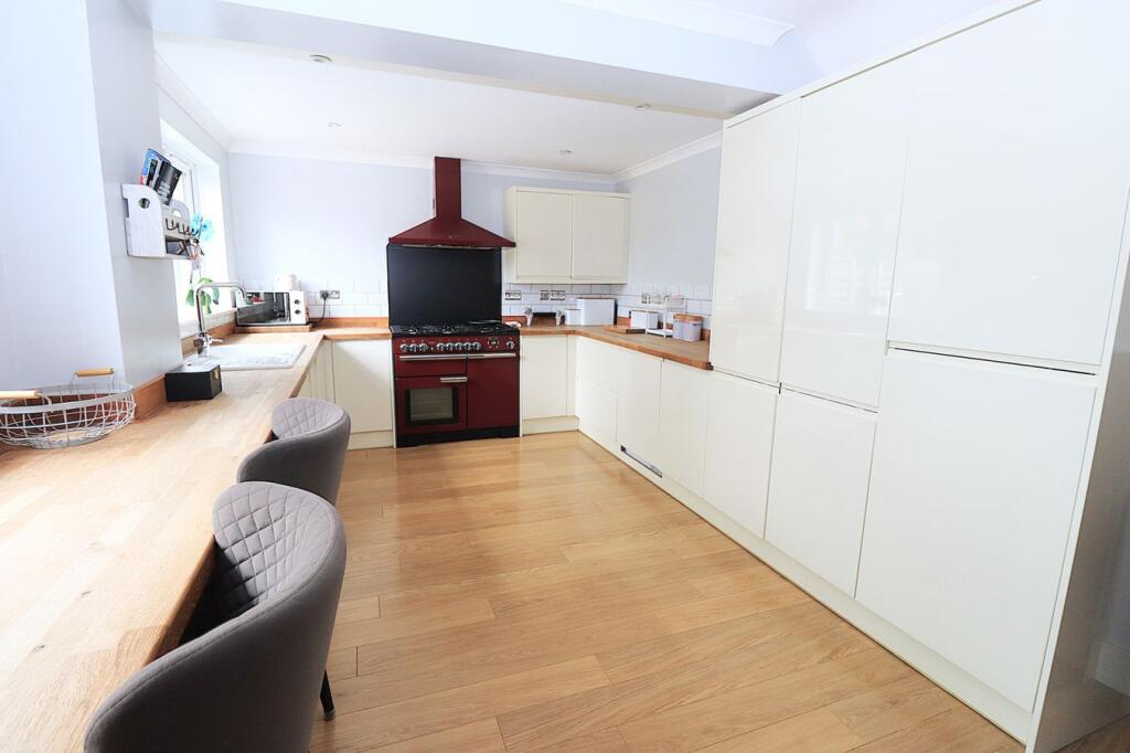 House in Guildford - View 3