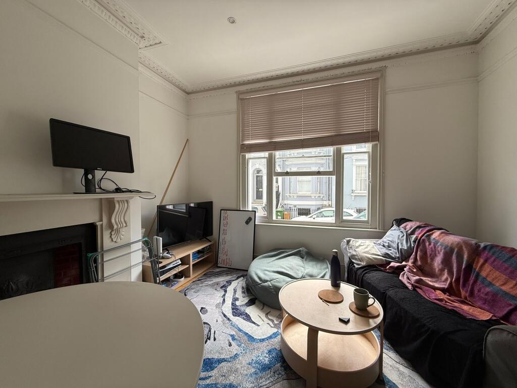 Apartment in Tonbridge - More