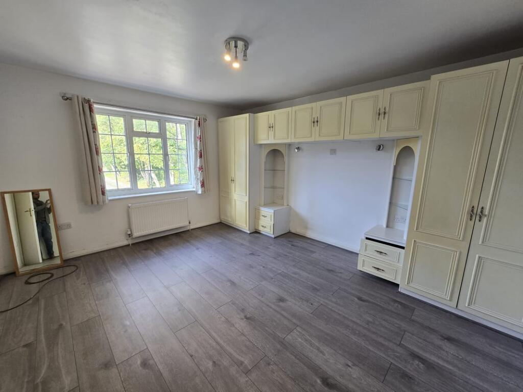 House in Harrow - More