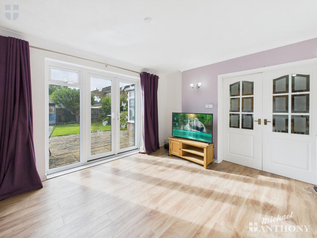 Charmfield Road, Aylesbury - View 2