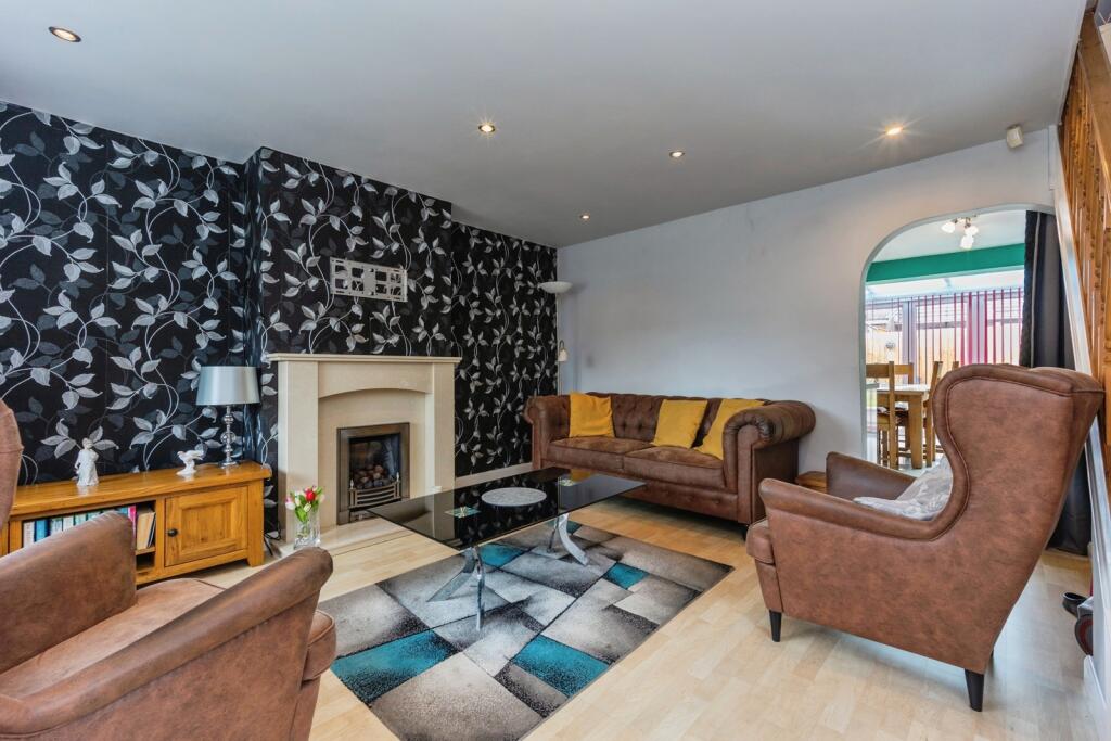 House in Tameside, Greater Manchester - View 4