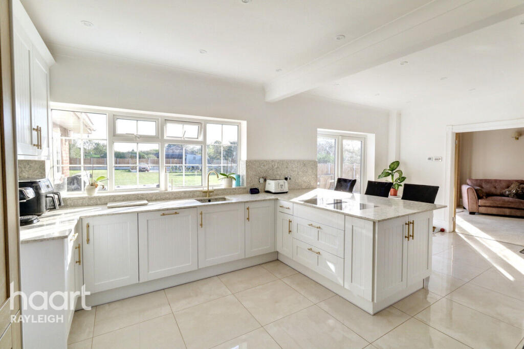 House in Southend-on-Sea - View 3