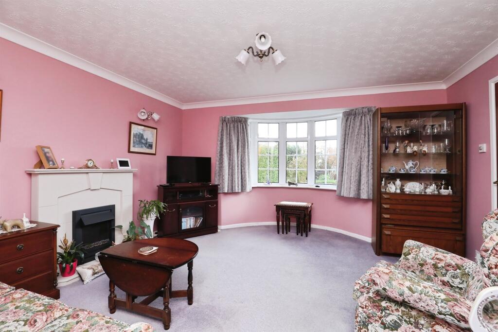 Lime Tree Crescent, Little Fransham, Dereham photo 2