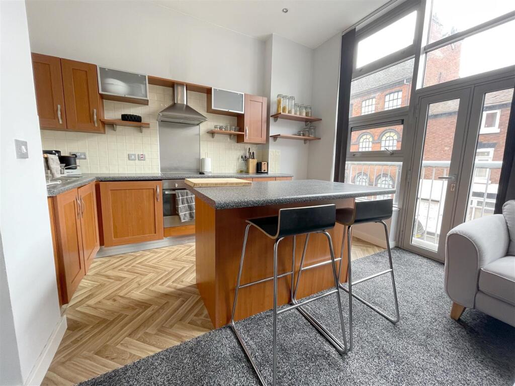Main image of property: Platinum Apartments, Branston Street, City Centre