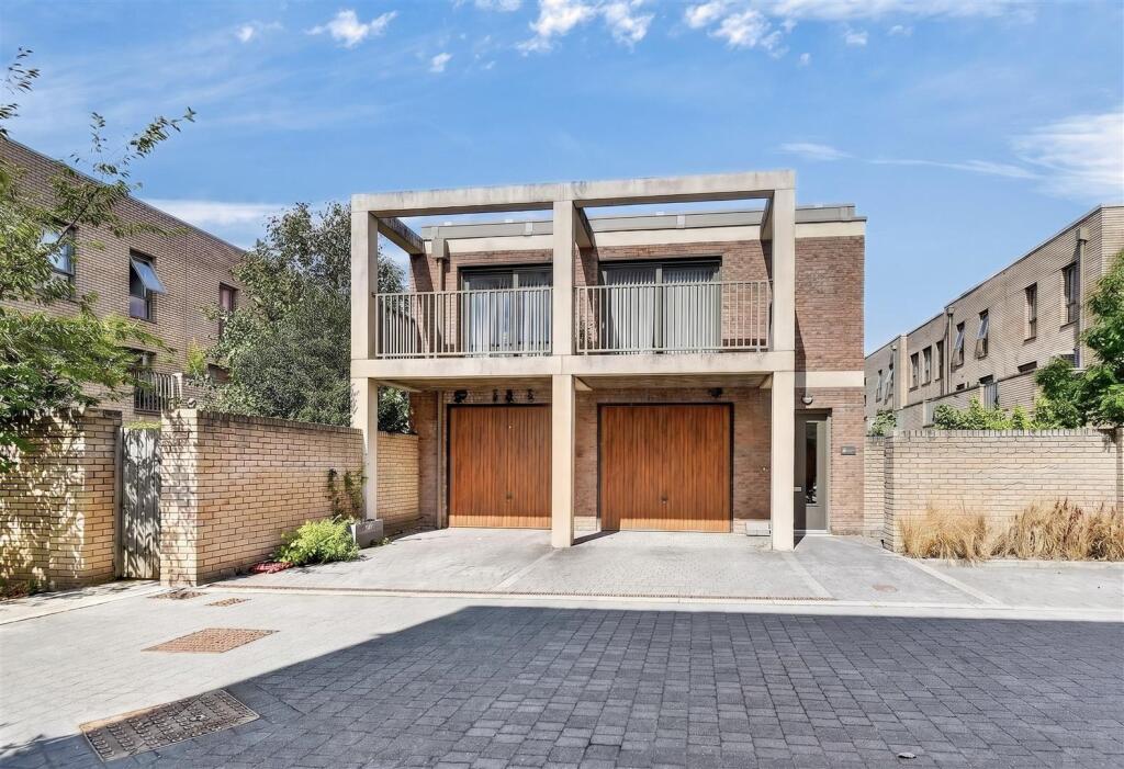 Main image of property: Berry Mews, Joseph Terry Grove