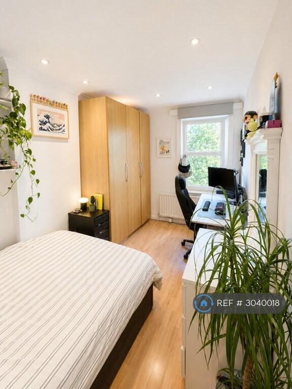 Apartment in London - More