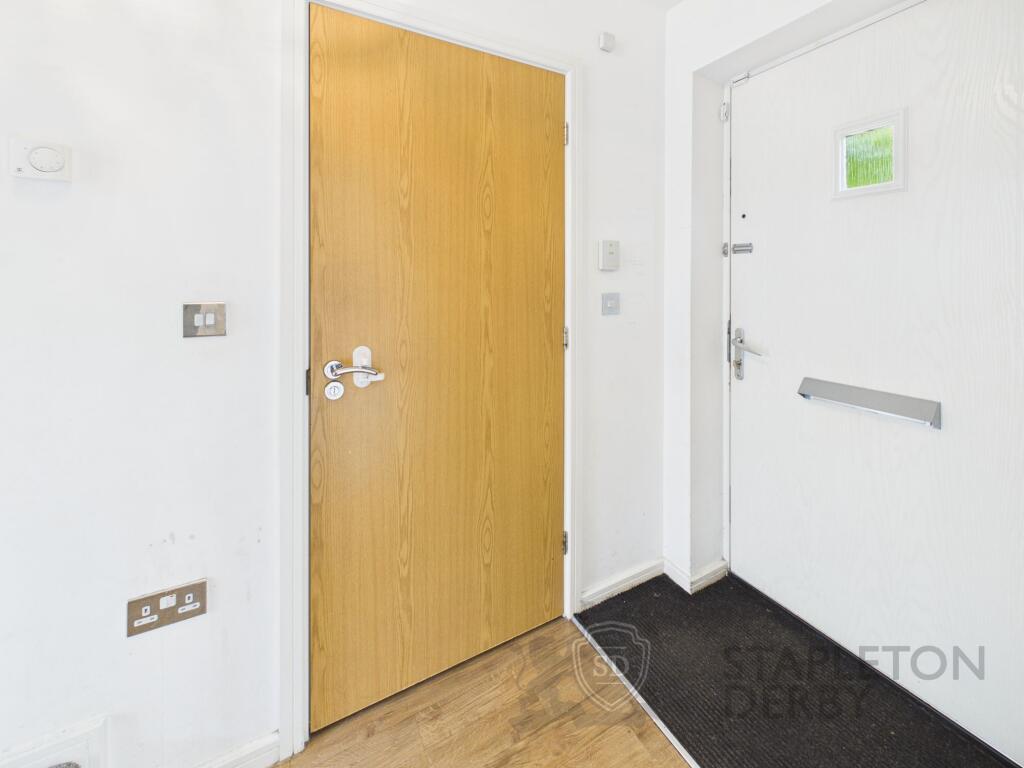 House in St Helens, Holt, Rainhill - More