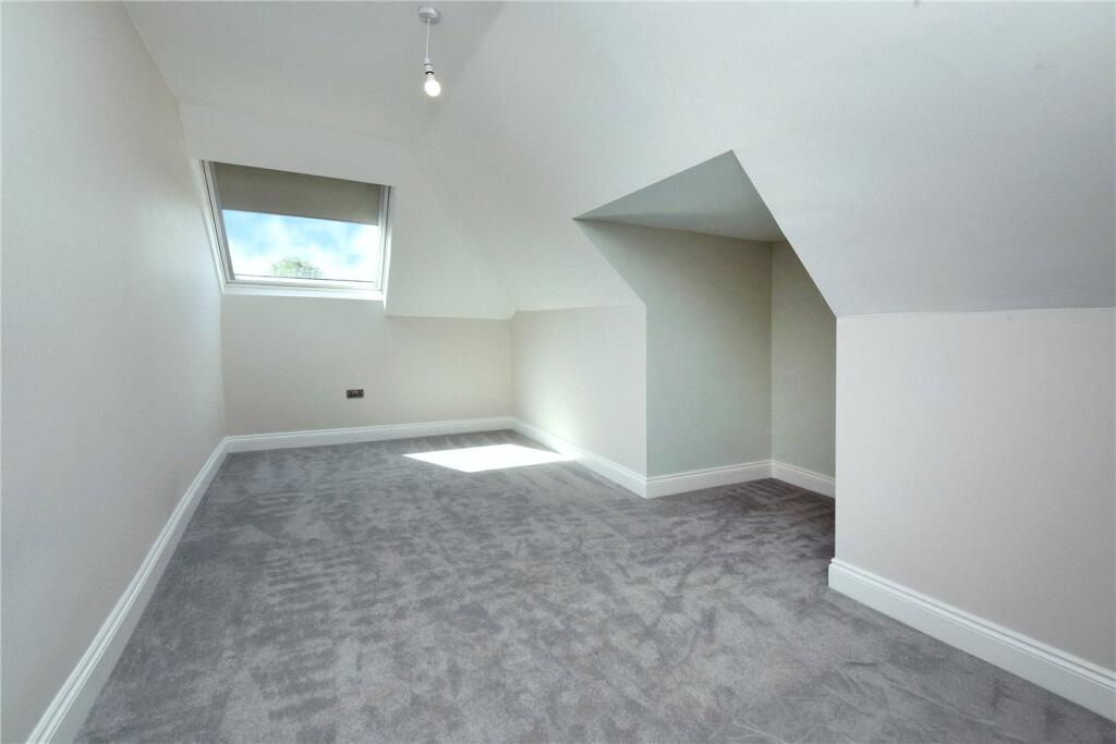 Apartment in Sutton - More