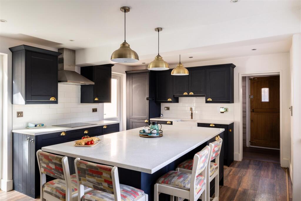House in Twickenham - View 2