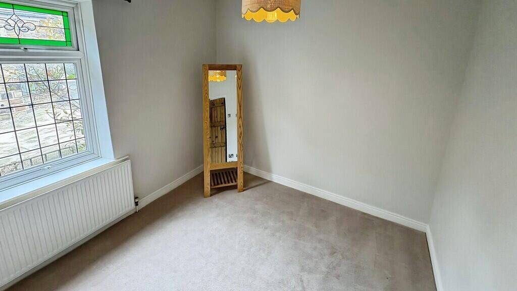 House in Bradford, Keighley - More