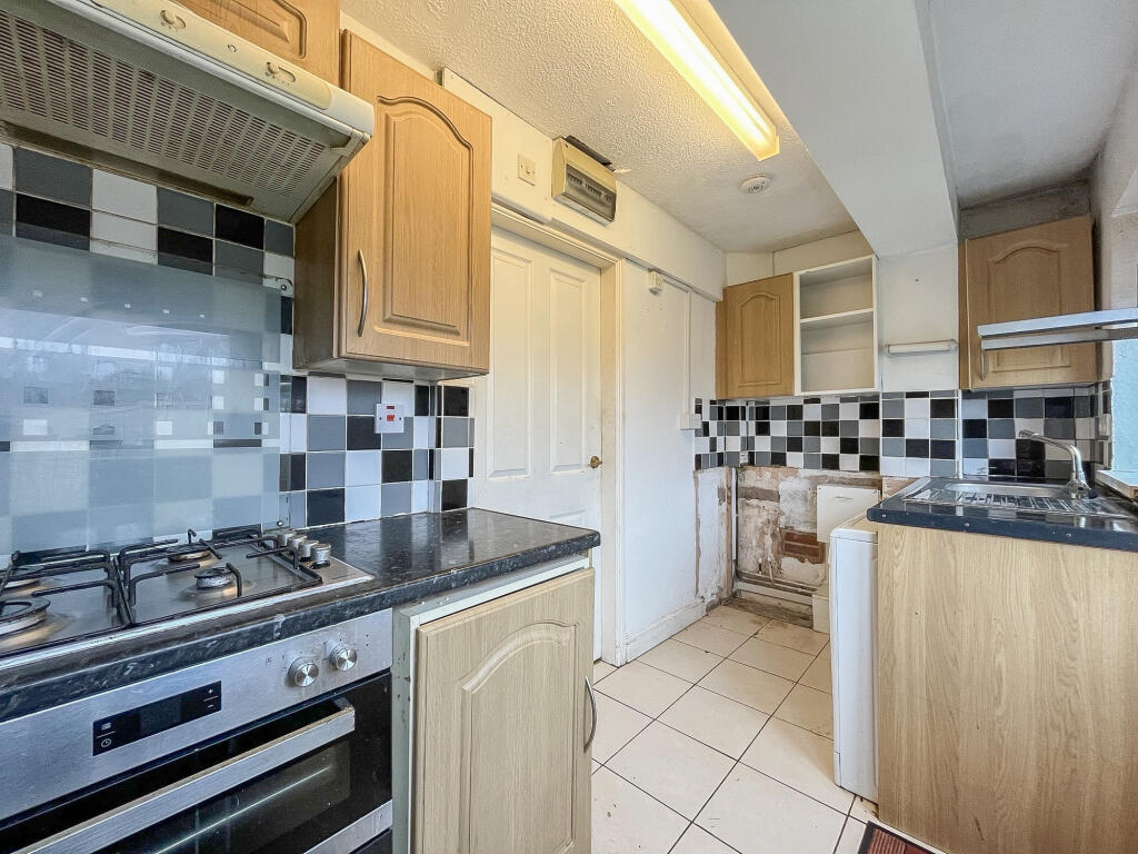 Willow Drive, Wolverhampton photo 5