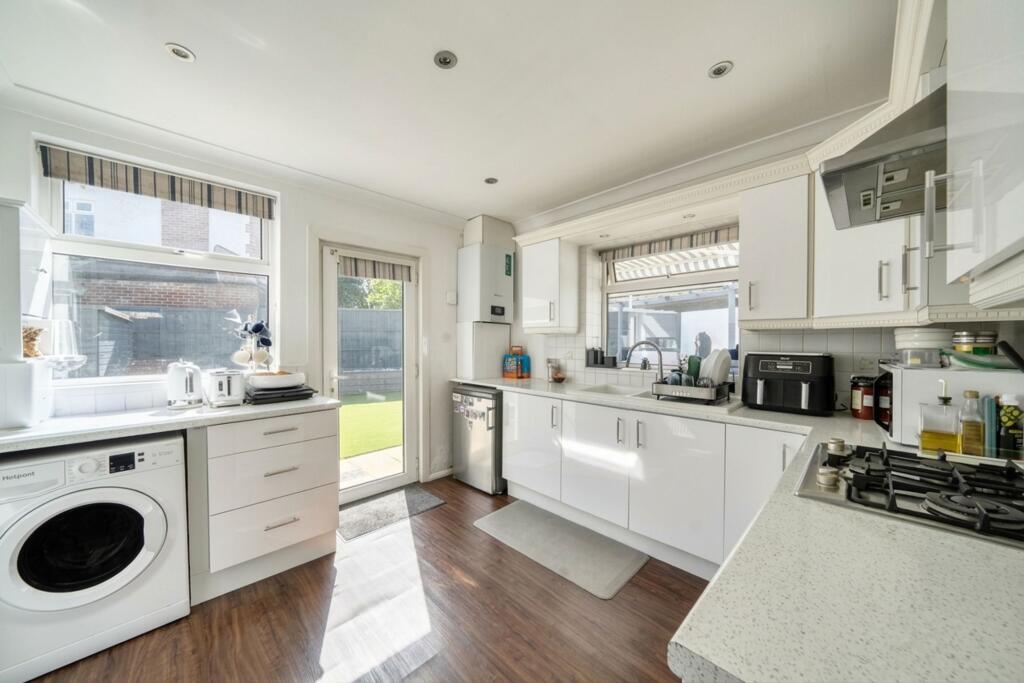 House in Harrow - View 5
