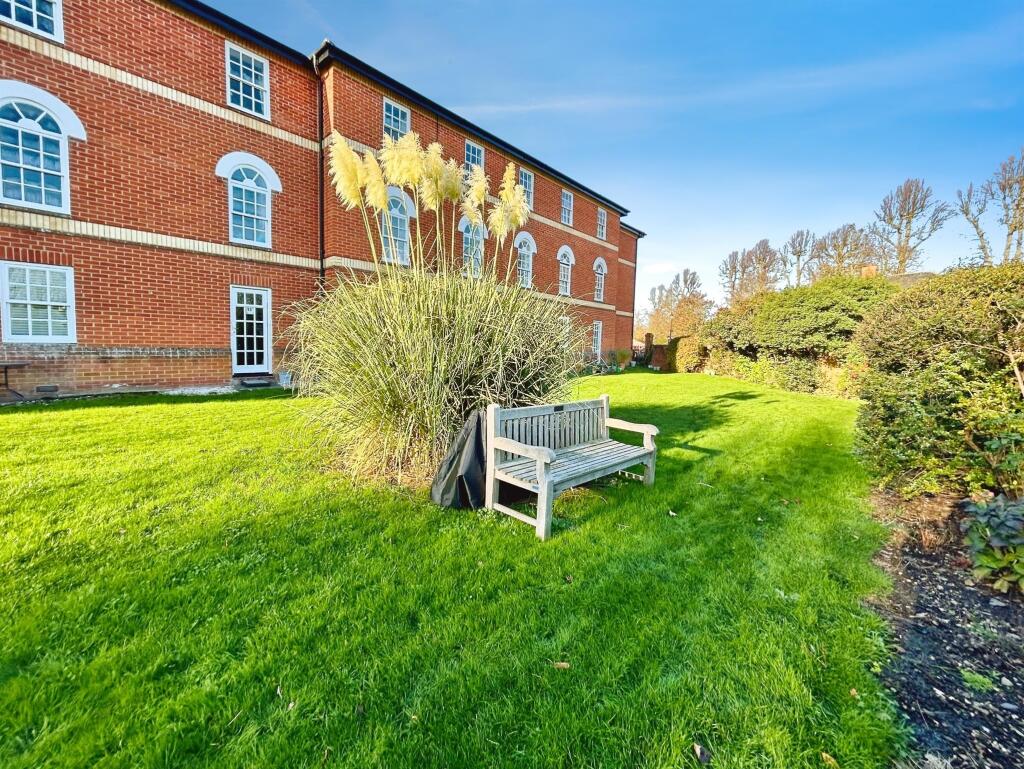 Farmadine House, Saffron Walden photo 4