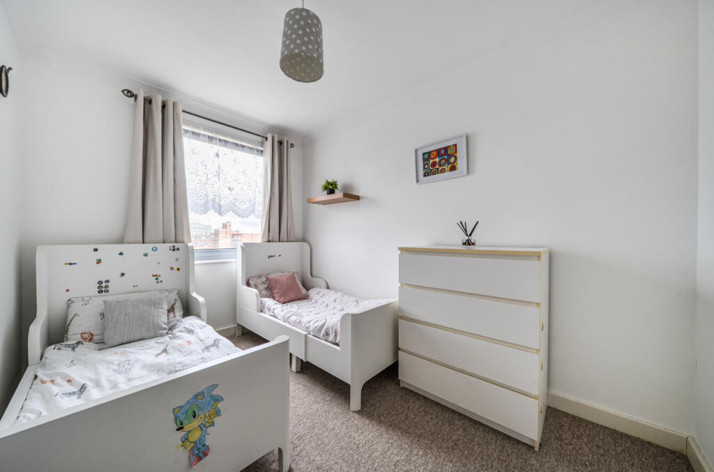 Apartment in Portsmouth, Fratton - More