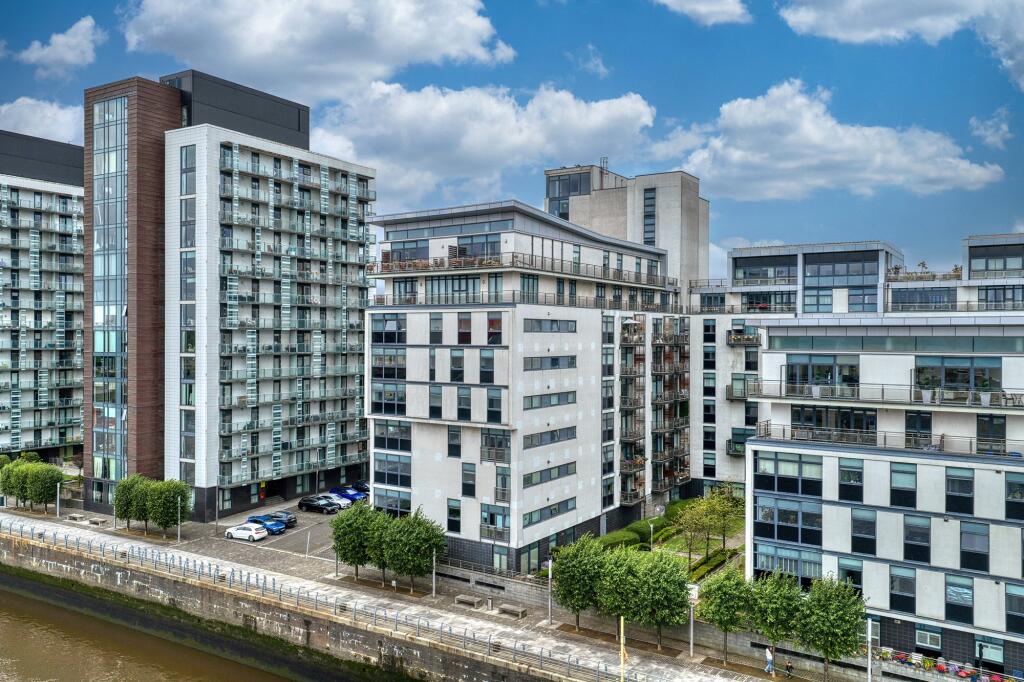 2-bed flat on Castlebank Place, Glasgow Harbour, Glasgow, £199,000