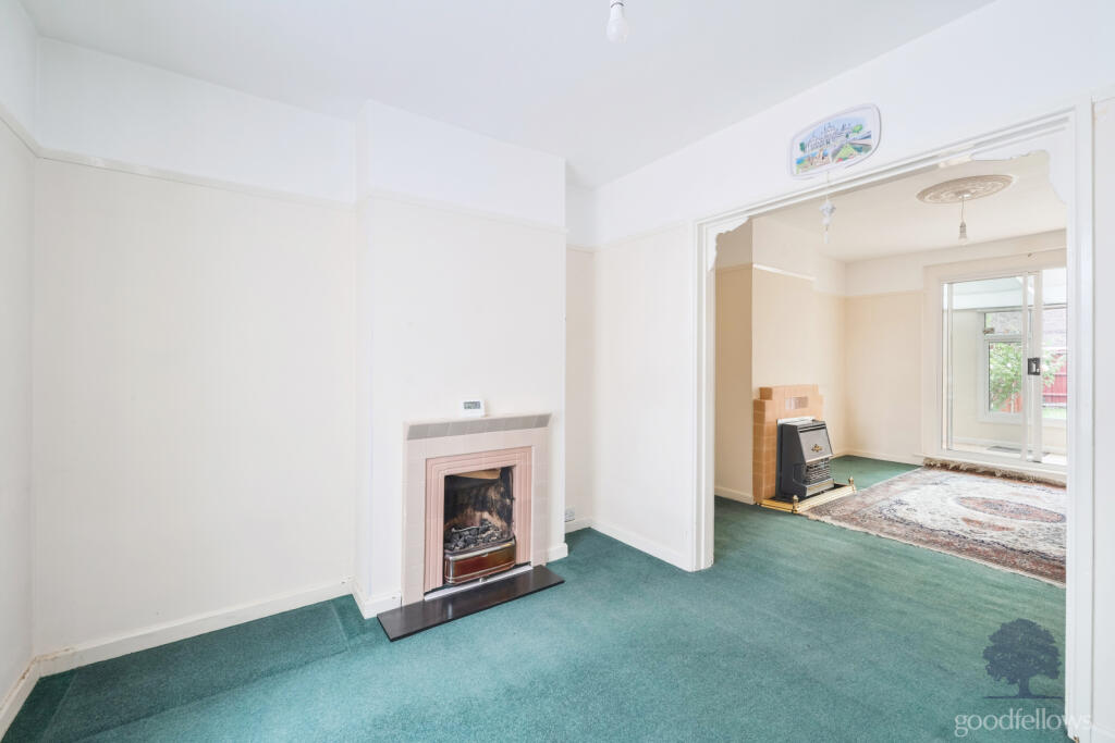 House in Sutton - View 2