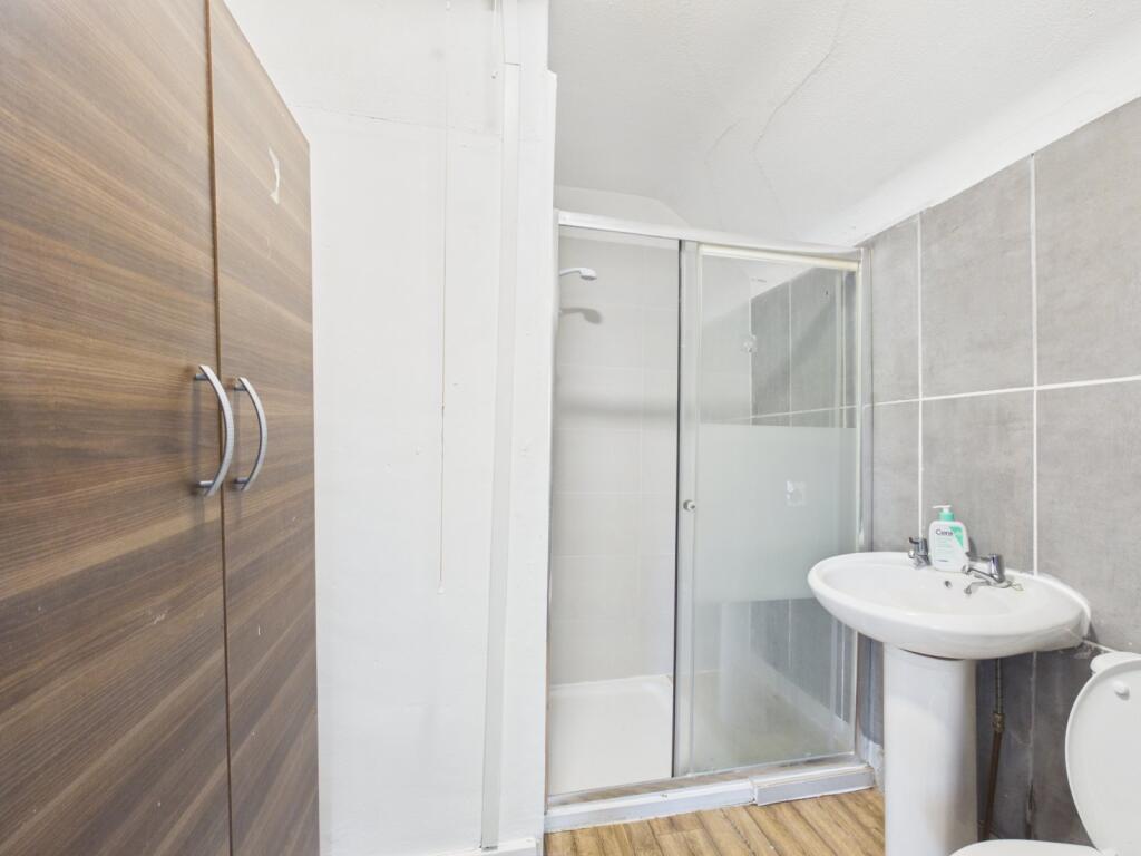 House in Twickenham - View 4
