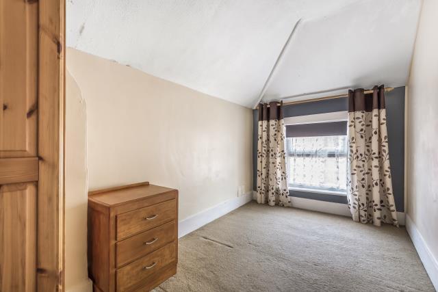 House in Cherwell, Town Centre, Banbury - More