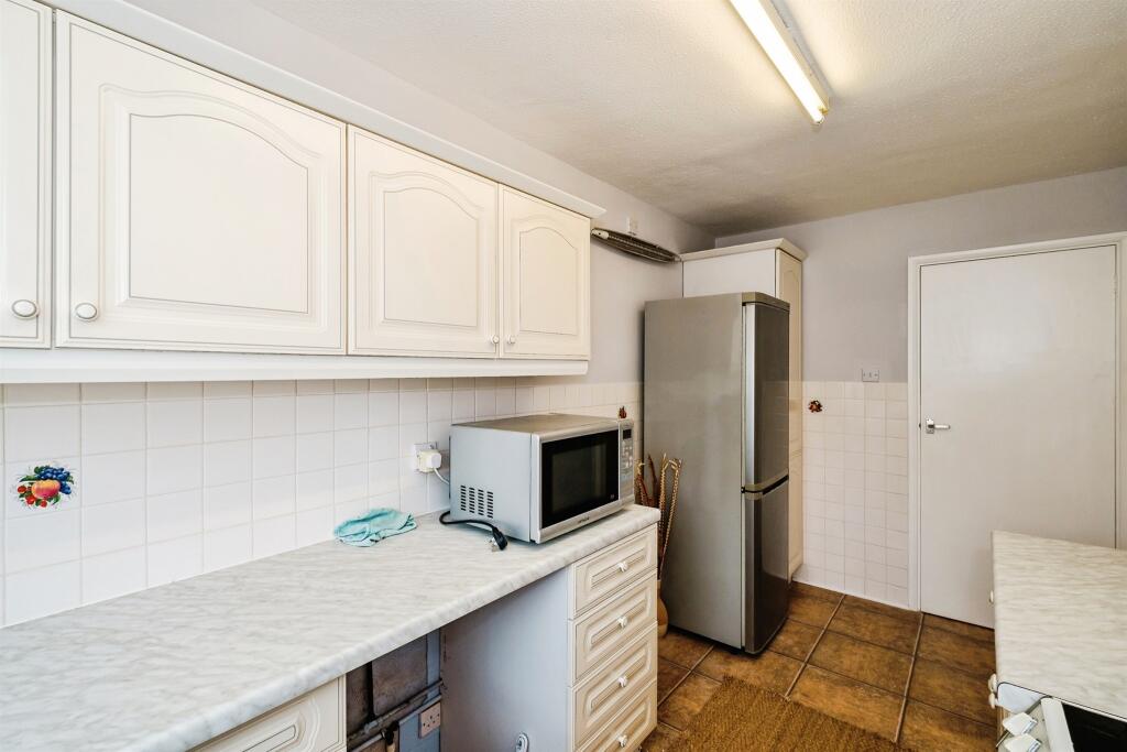 Apartment in Worthing, West Worthing - More