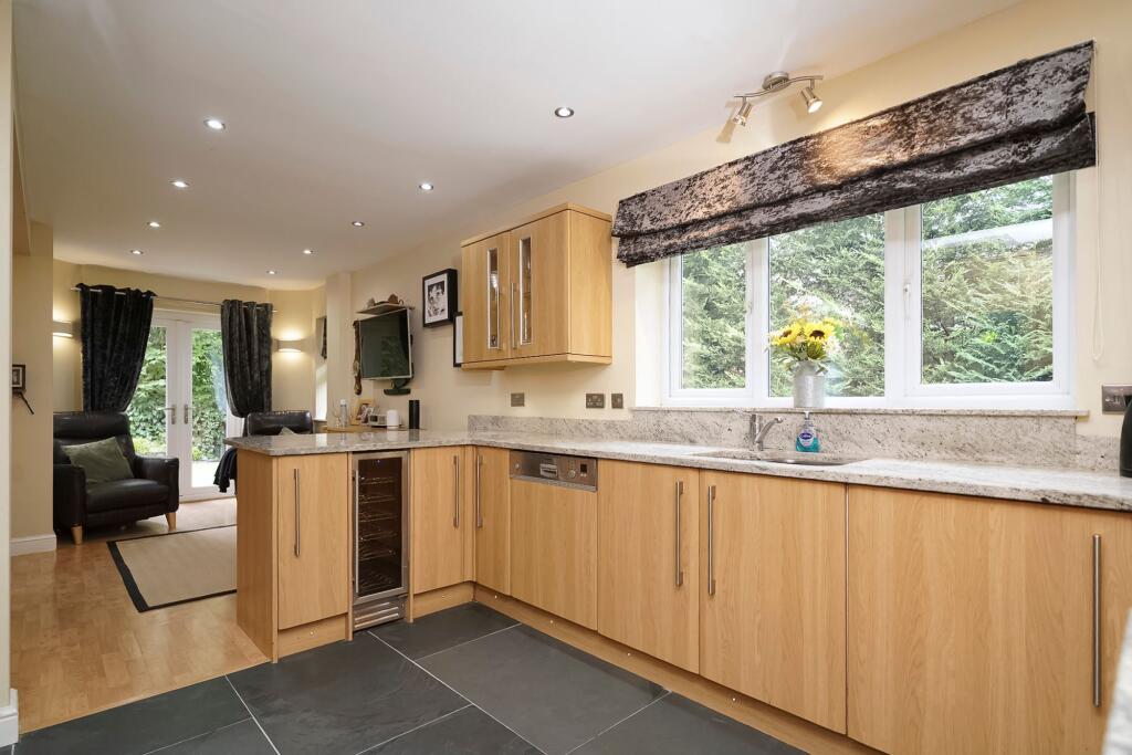 House in Chorley, Whittle Springs, Whittle le Woods - View 4