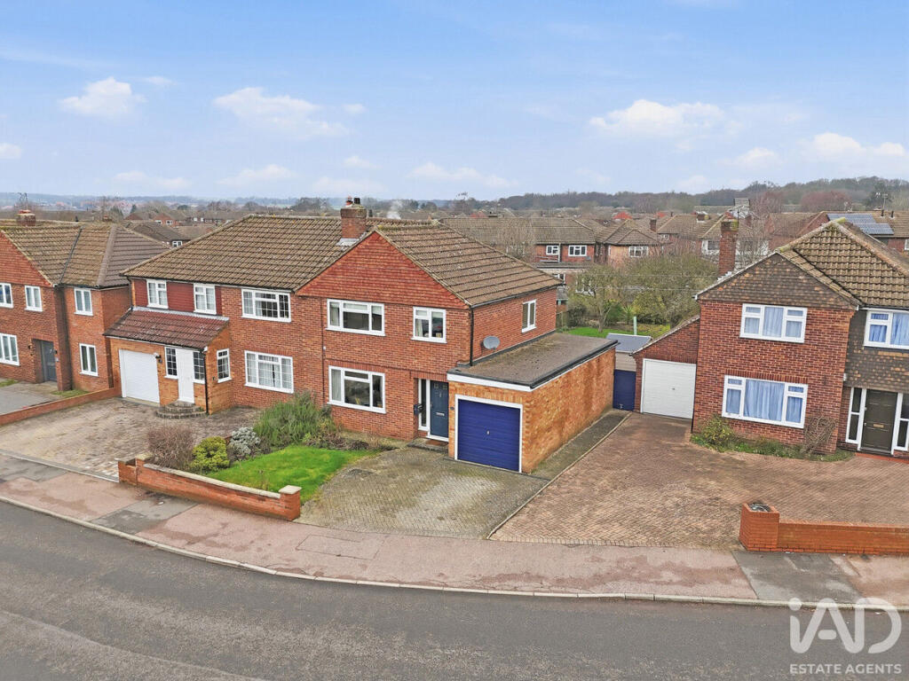 House in Bishop's Stortford, Hockerill - View 2