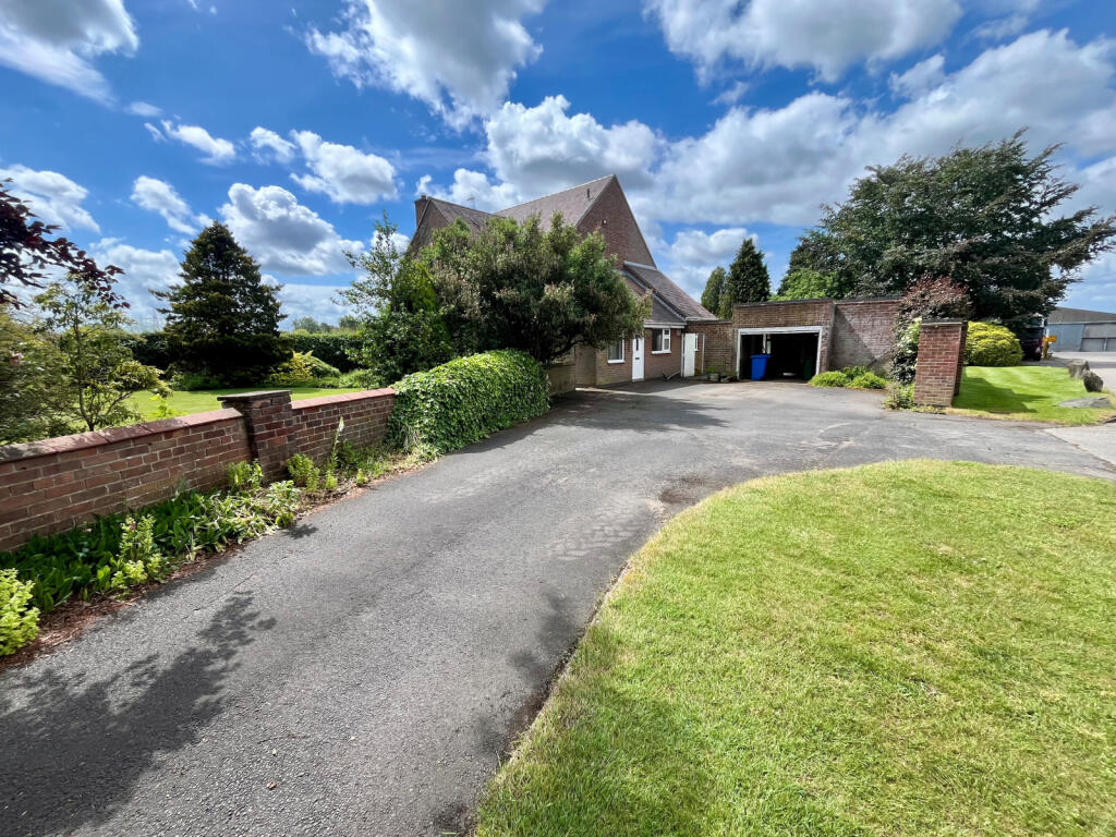 House in Brough, Ellerker - View 5