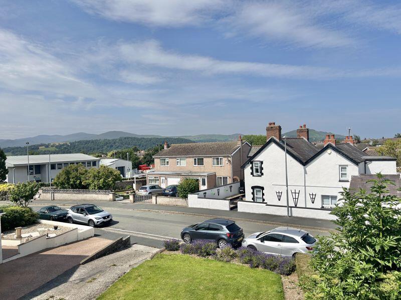 Narrow Lane, Llandudno Junction photo 2