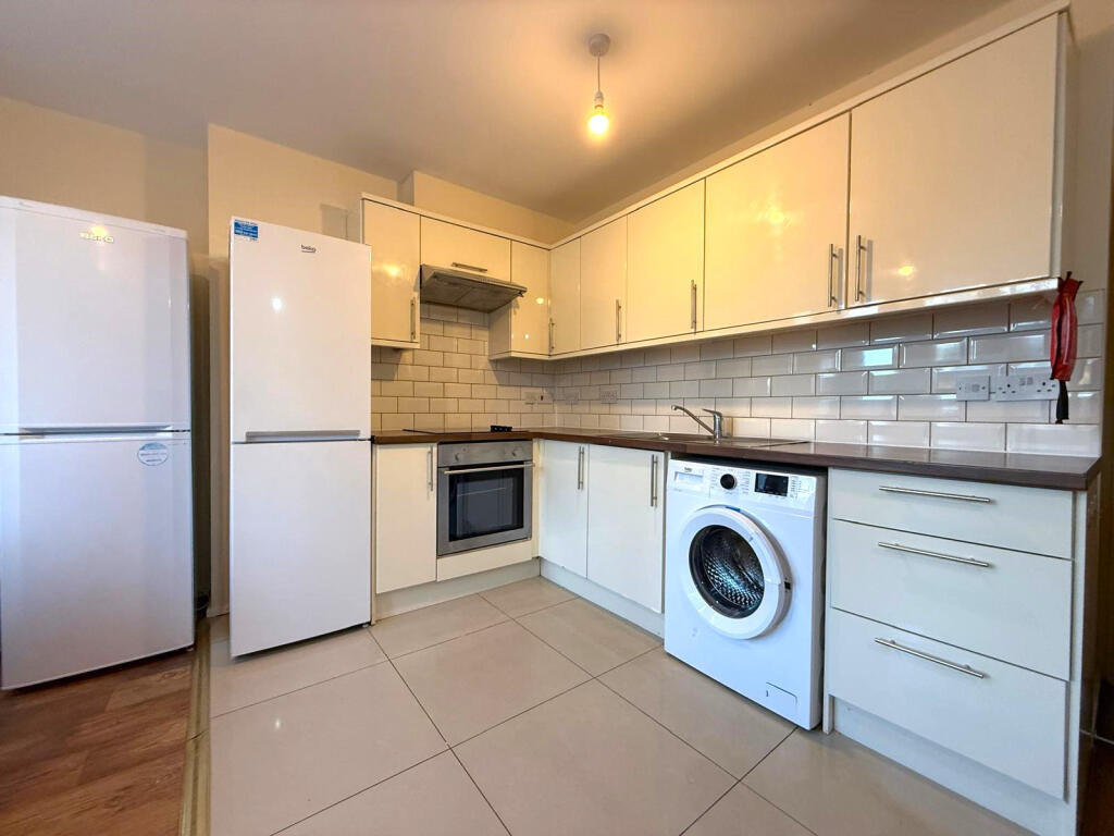 4 bedroom flat for rent