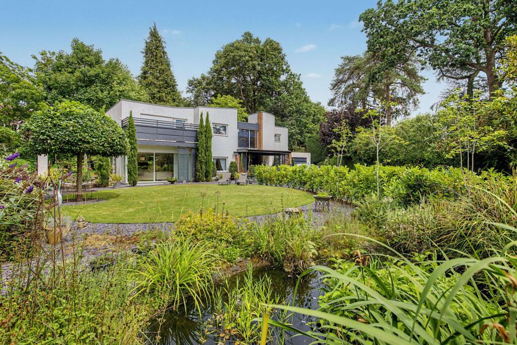 Main image of property: Broad Lane, Hale, WA15