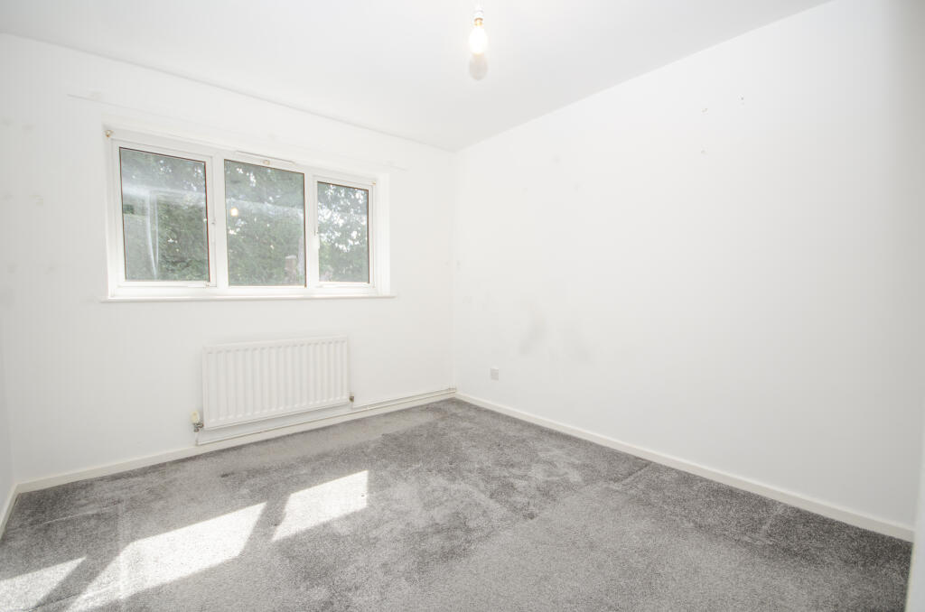 Apartment in Eastleigh, West End - View 5