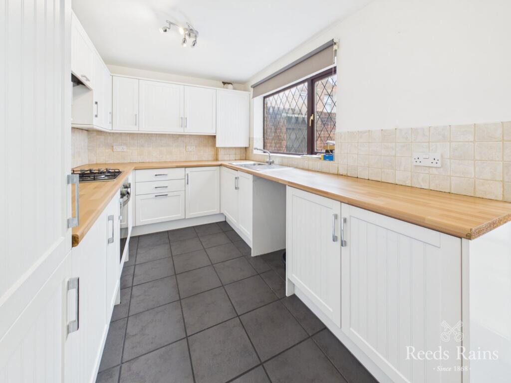 Cliff Crescent, Loftus, Saltburn-by-the-Sea, North Yorkshire, TS13 photo 4