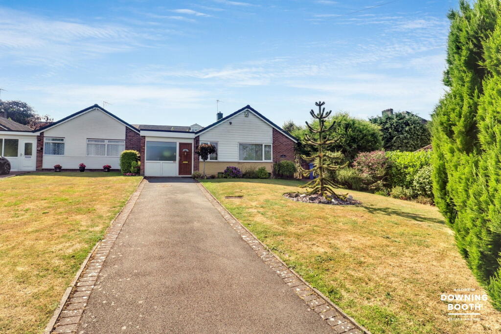 2-bed detached on Highcroft Crescent, Lichfield - No Upward Chain, £315,000