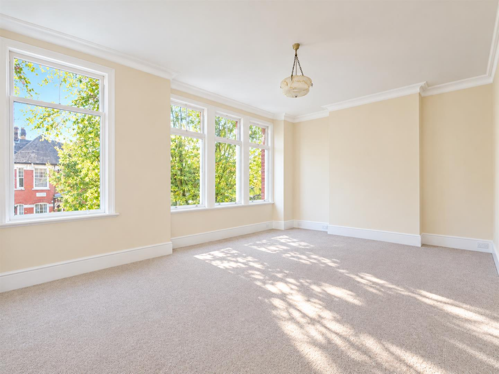 Devonshire Road, Palmers Green, N13 photo 2