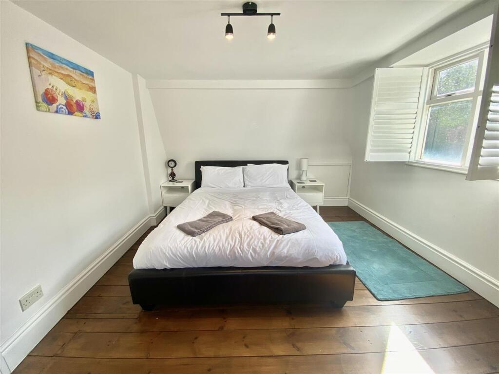 Apartment in Dorchester - View 4