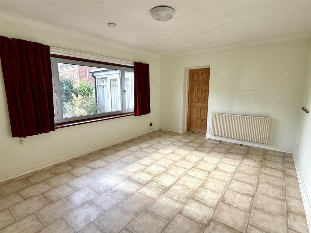 Northfield Close, South Cave photo 3