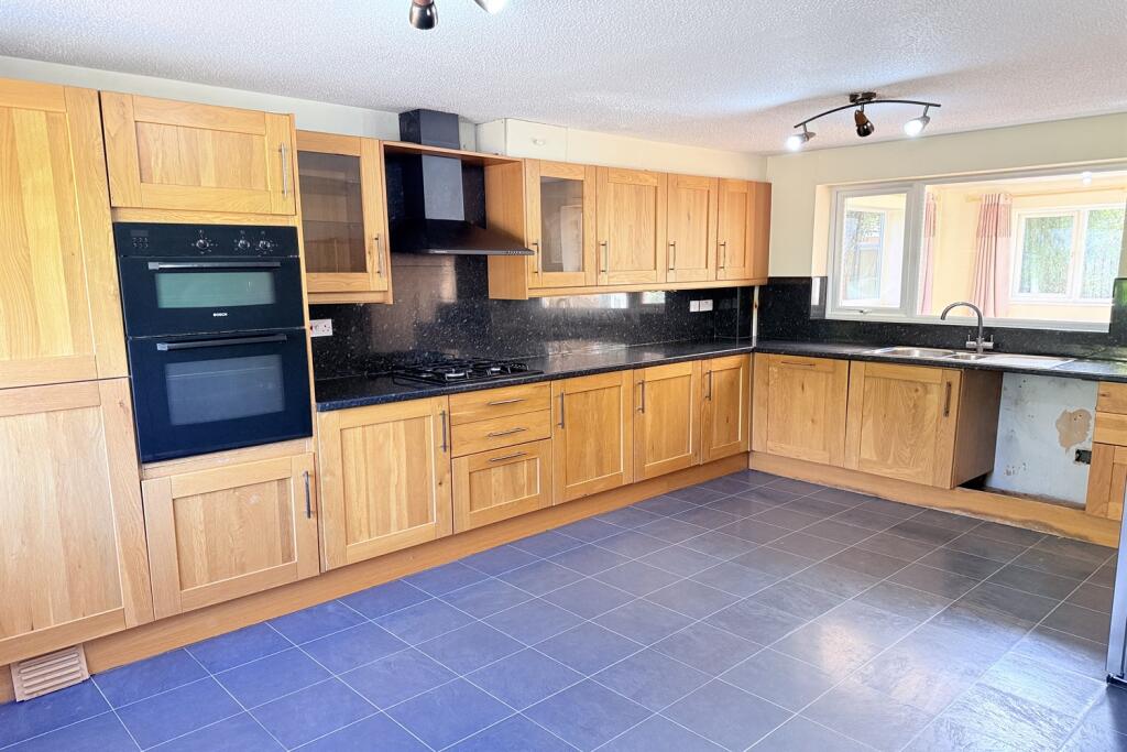House in Warrington, Ladywood, Burtonwood and Westbrook - More
