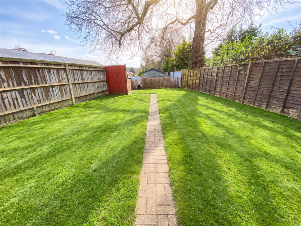 House in Slough - View 4