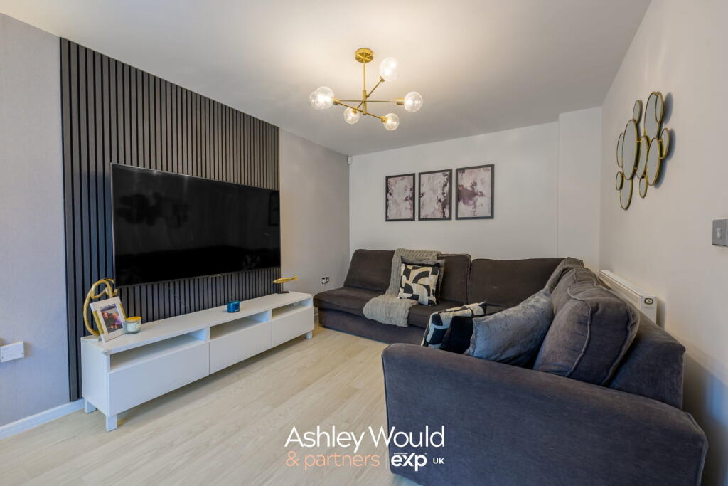 House in Sandwell, The Knowle - More