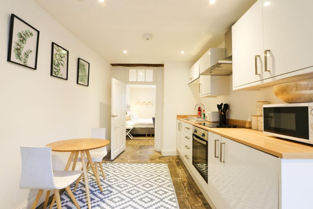 Apartment in Bristol - More