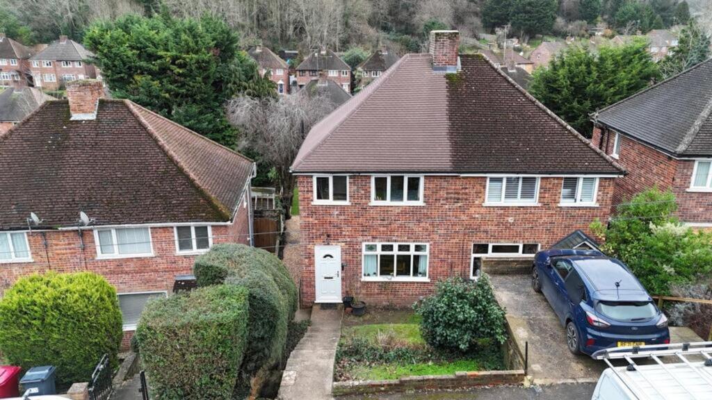 3-bed semi-detached on Kentwood Hill, Tilehurst, RG31, £350,000