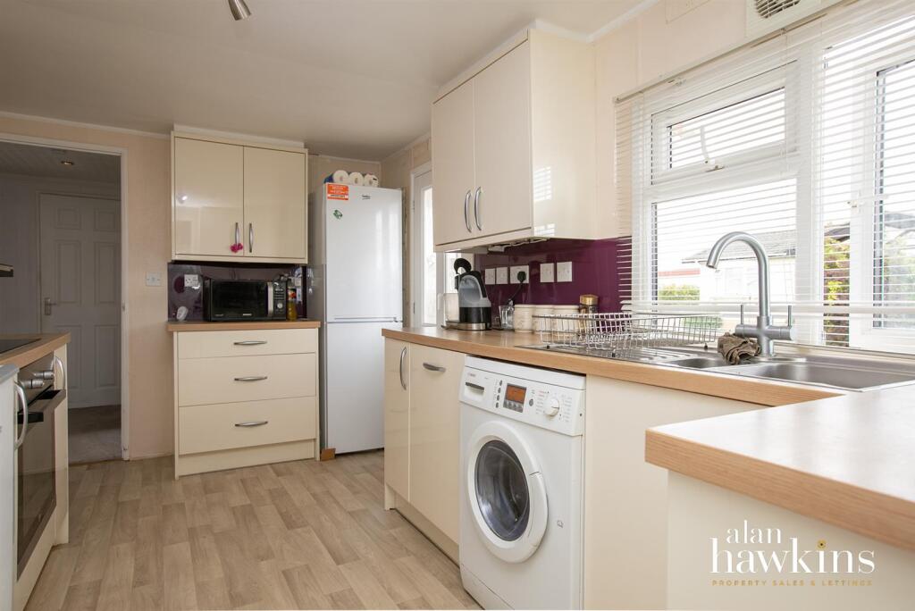 House in Bradenstoke, Lyneham and Bradenstoke - View 4
