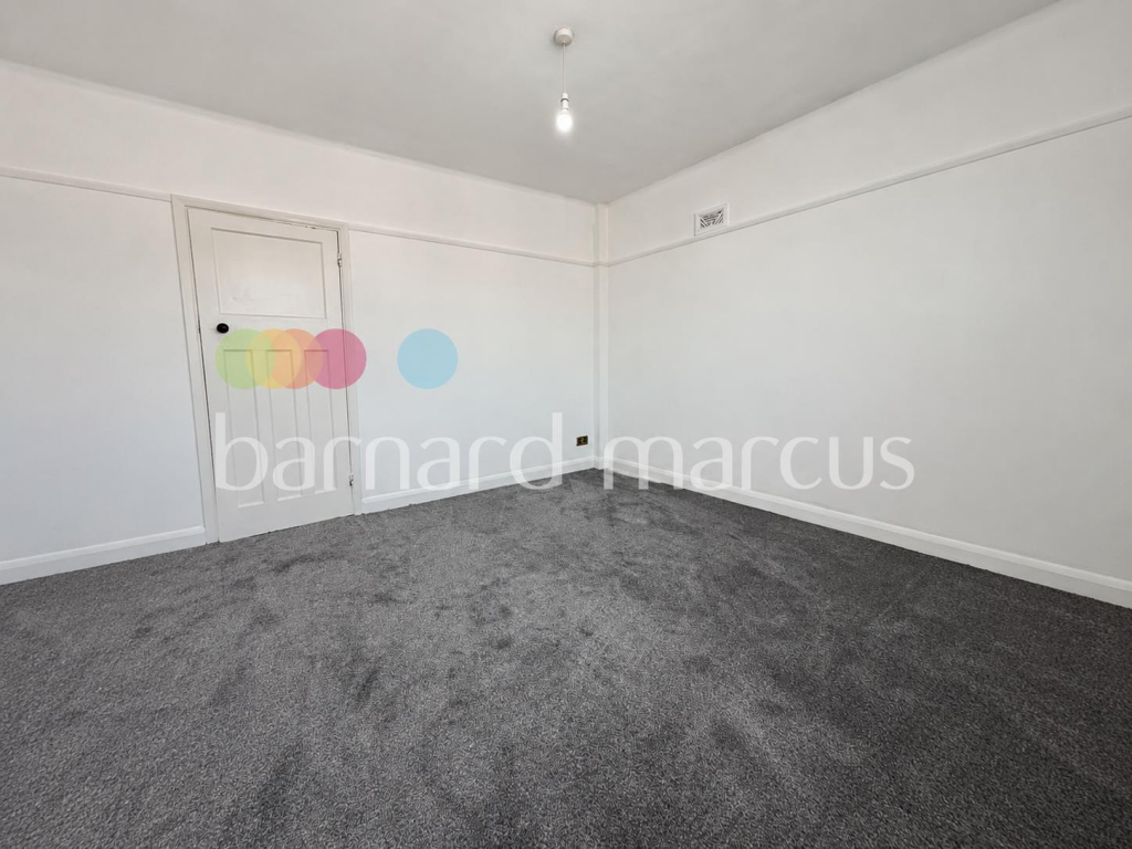 Apartment in Sutton - View 5