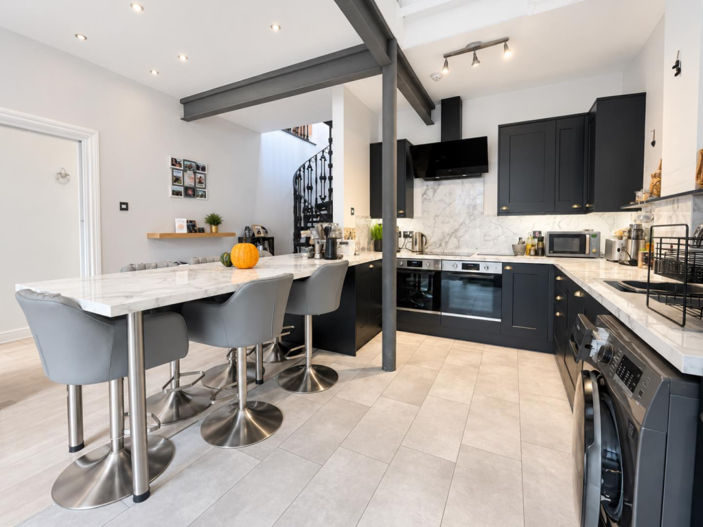 Apartment in Northampton, Phippsville - View 2