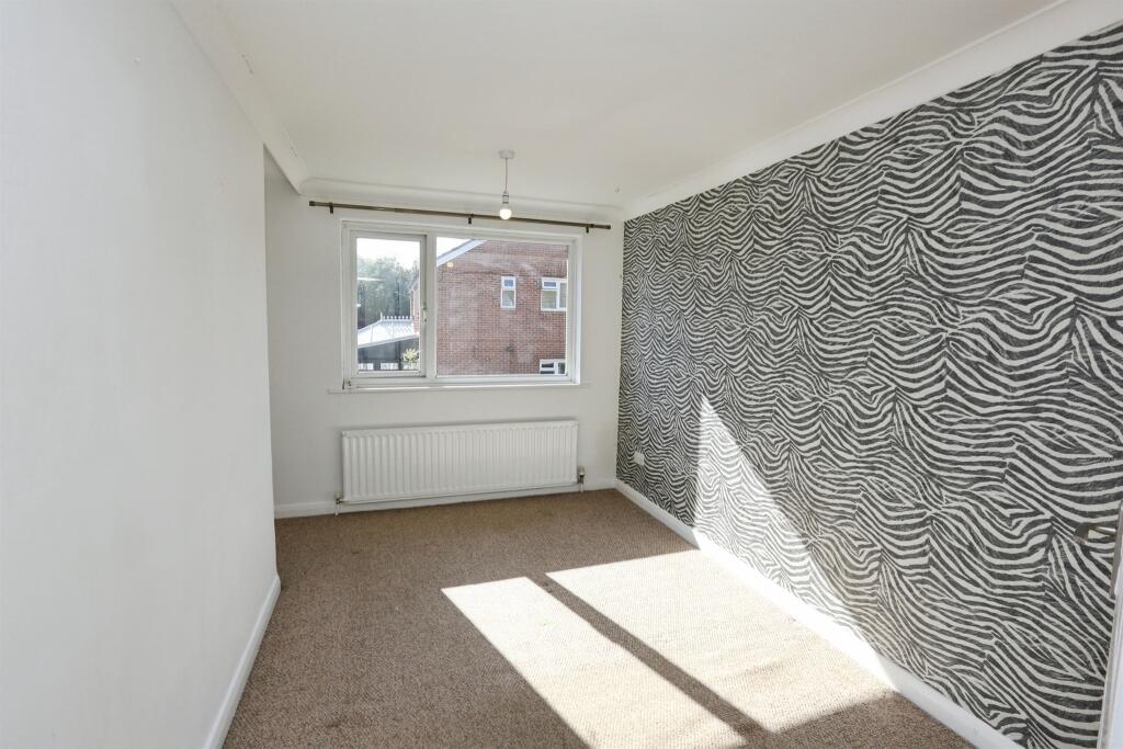 Apartment in Southampton, Cranbourne Park, Hedge End - More