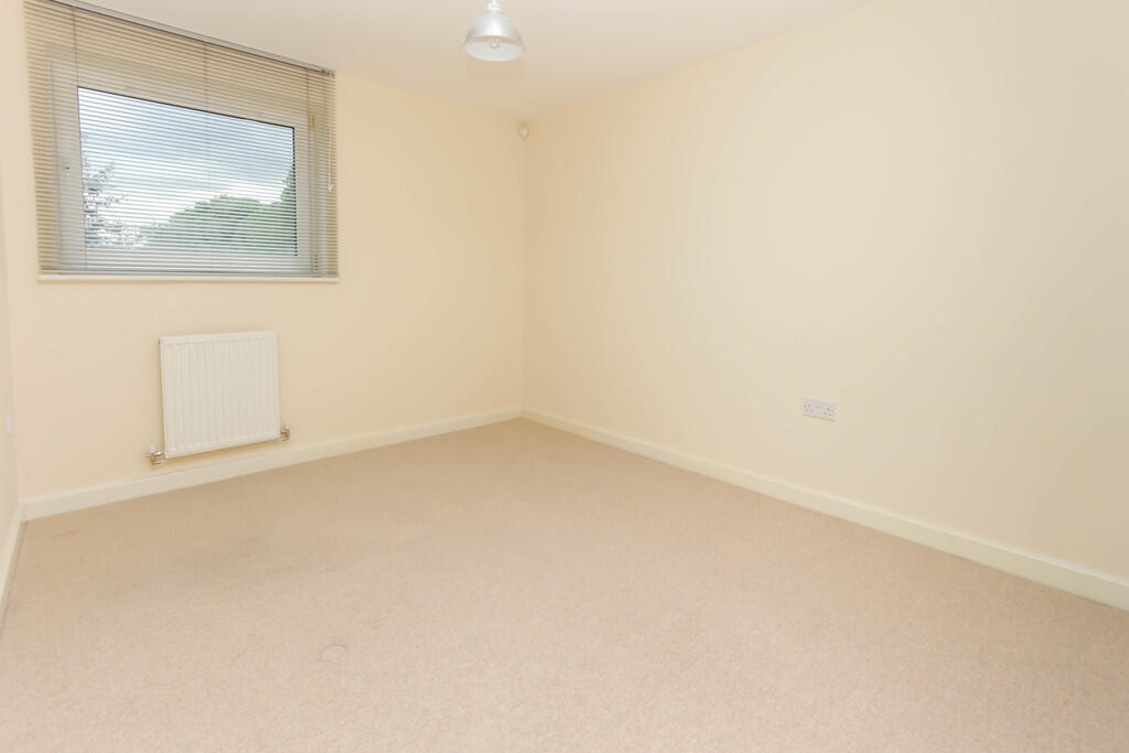 Apartment in Northampton, Wellingborough - View 4