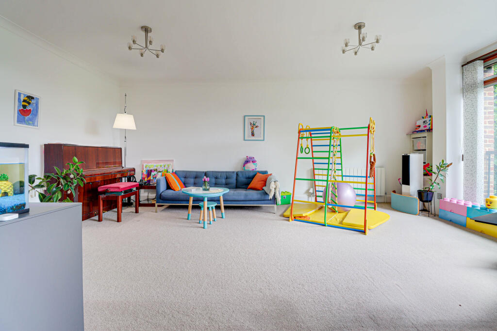 Apartment in St Albans - More