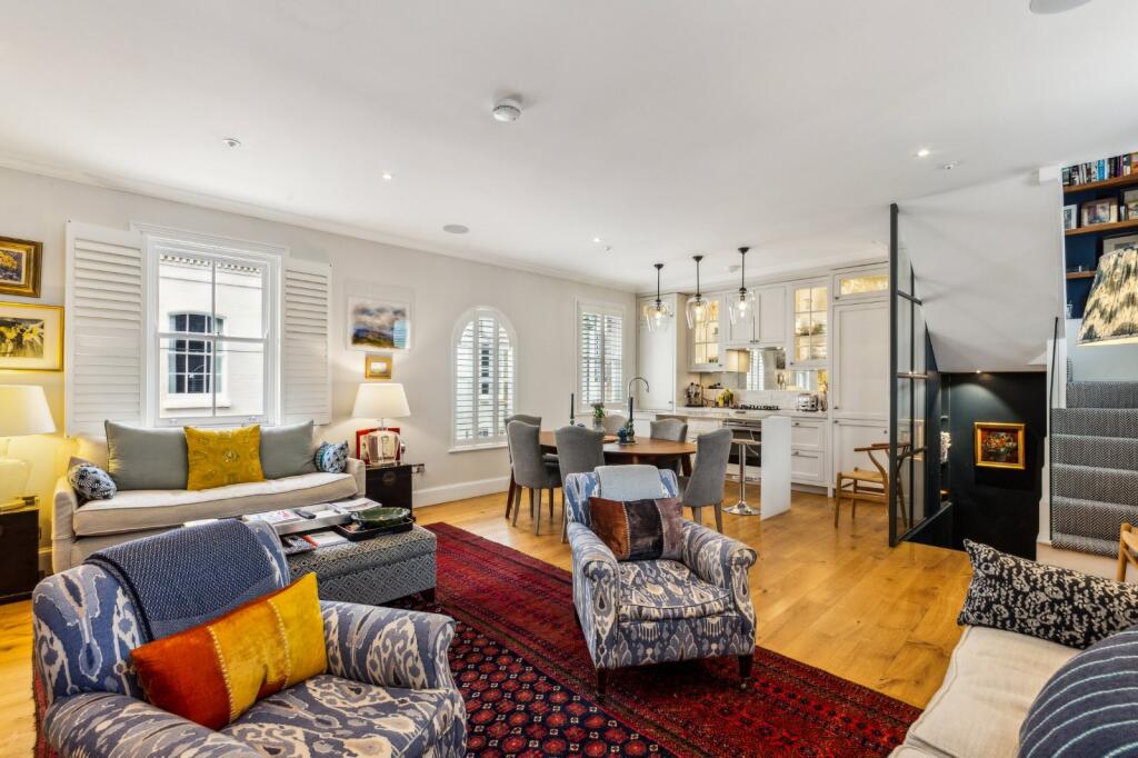 3 bedroom mews property for rent