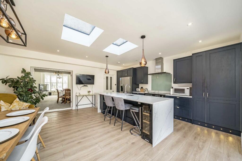 House in London - View 3