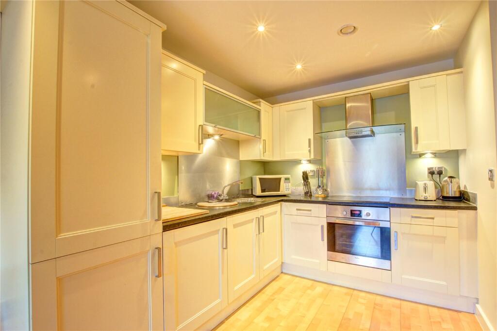 Apartment in Newcastle upon Tyne - View 4