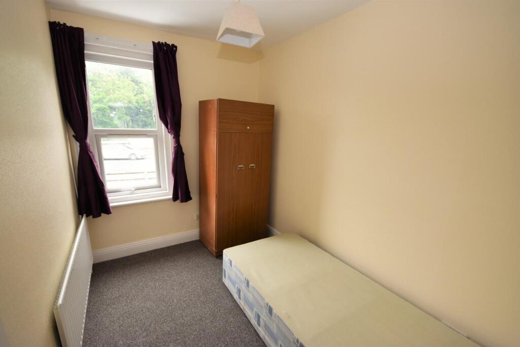 Cross View Terrace, Nevilles Cross, Durham photo 5